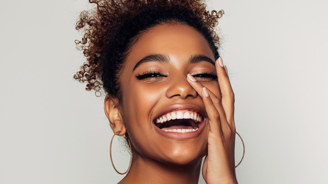 big earrings and big smile_